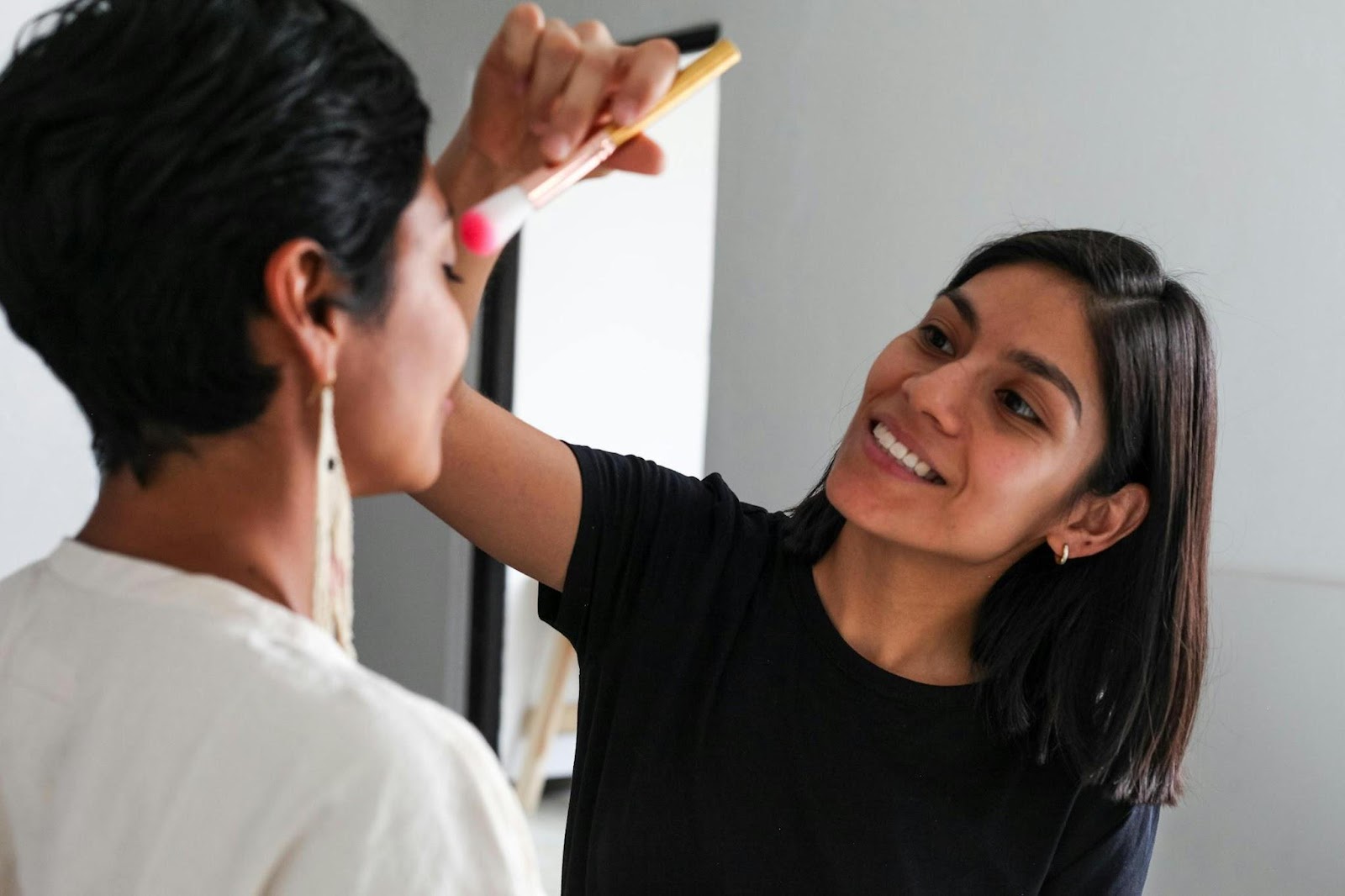 Transform Your Look with Beauty and Fashion Tips