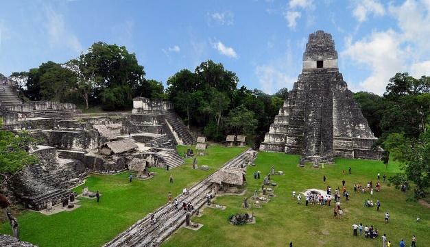 Tikal: El Legado Monumental De La Civilización Maya