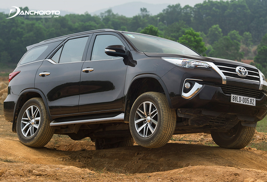 Toyota Fortuner máy dầu cũ có khả năng tiết kiệm nhiên liệu tốt