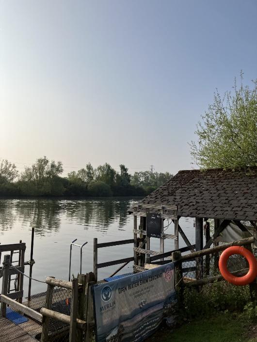 A dock on a lake

AI-generated content may be incorrect.