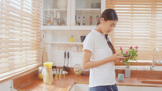 How to Maintain a Clean and Happy Home