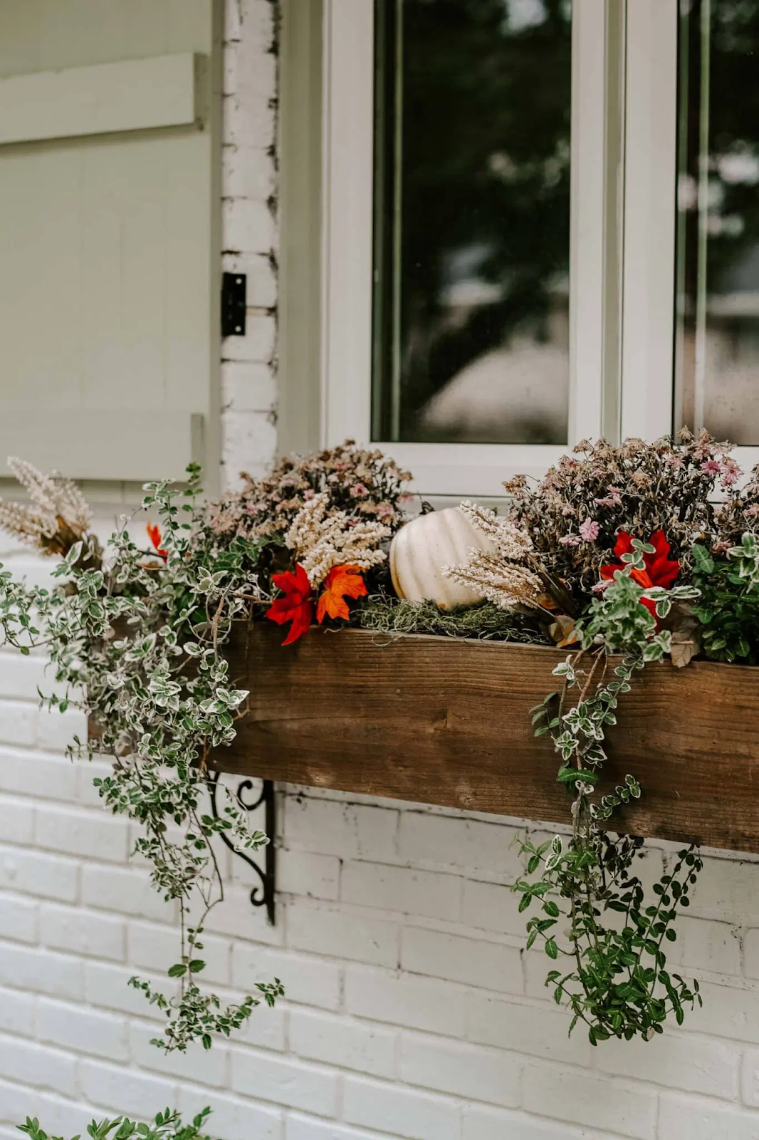 Decorate with Mums and Other Fall Flowers