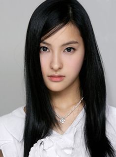 This contains an image of KOREAN STAR   Gyuri - KARA  