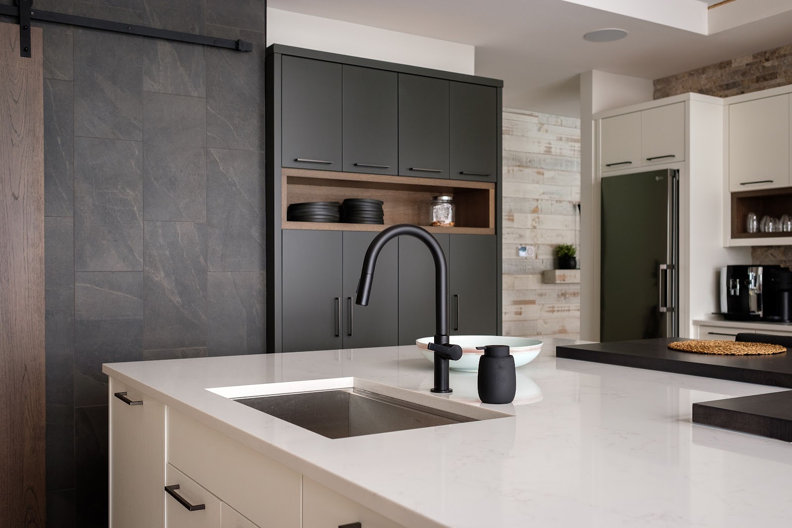 Hickory Lane Kitchens entry photo