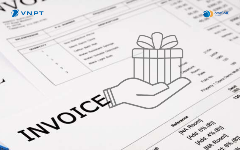 A hand holding a gift box

Description automatically generated