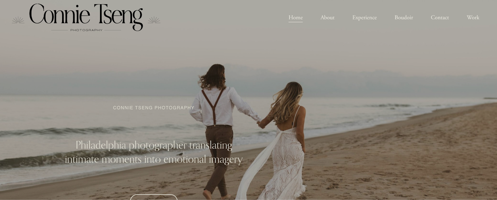 A screenshot shows an example of a Squarespace website for a wedding photographer.