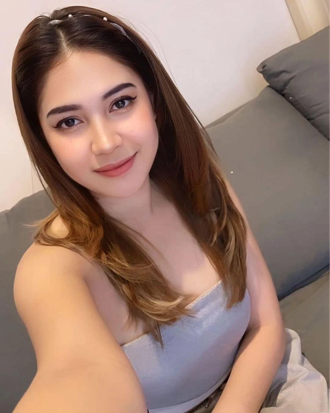 Gadis Manis Membawa Kehangatan dalam Setiap Senyum, gadis manis, senyum hangat, cewek imut