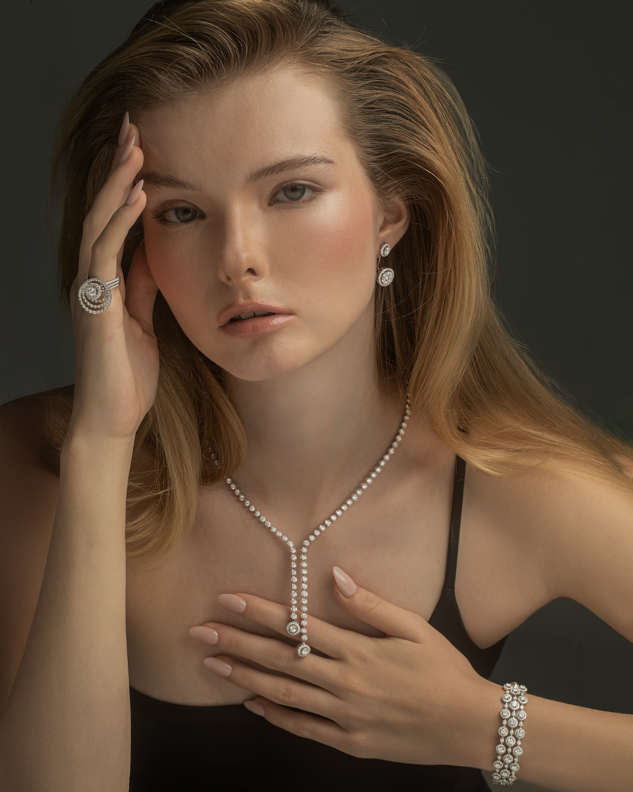 Tampilan Menawan Cincin Berlian Wanita dari Frank & co.