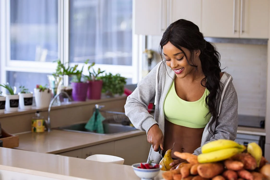 woman eating healthy fruit