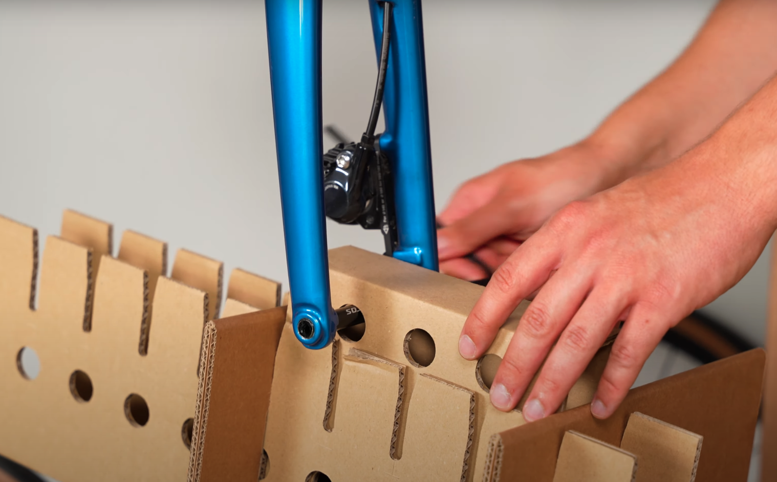 How to pack your bike: Medium Box