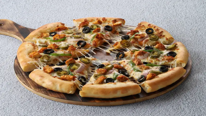 Get Domino's pizza deals via Redfinger