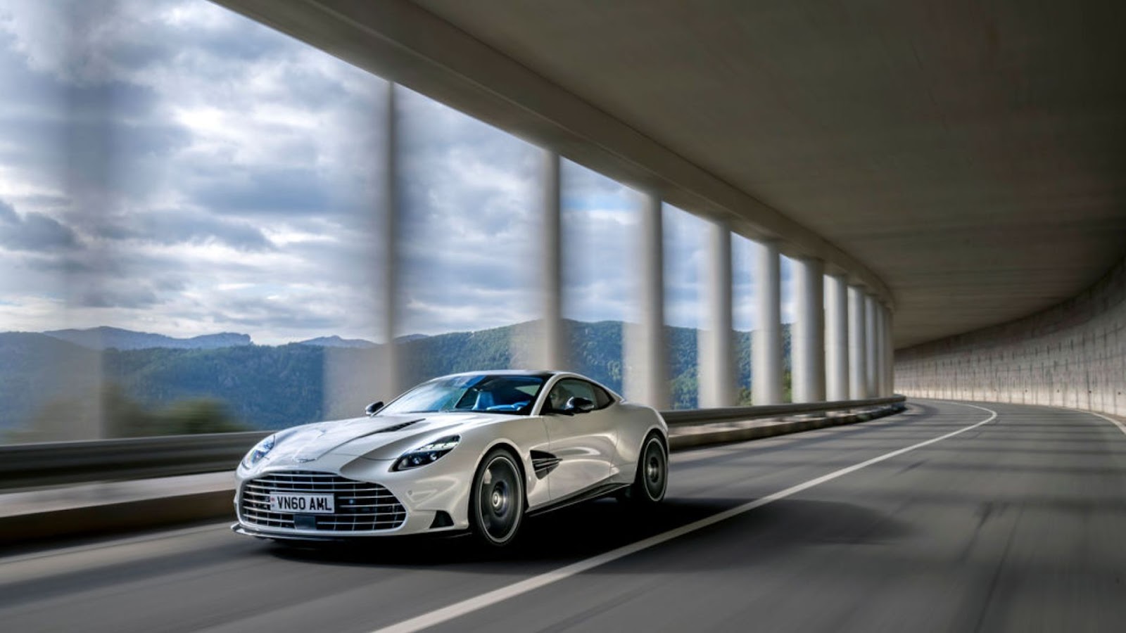 Aston Martin Vanquish