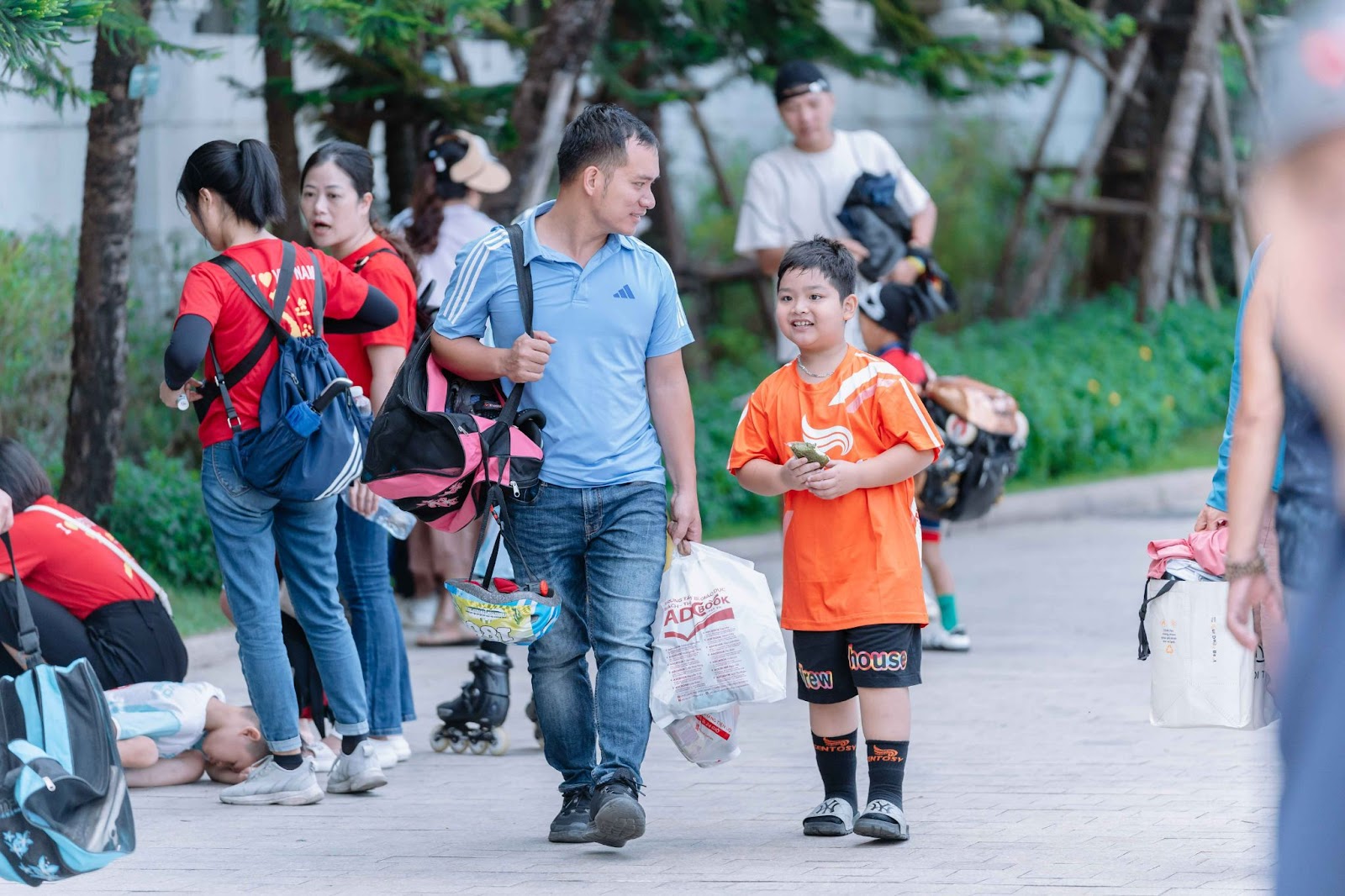 Dịch vụ khách hàng tại cửa hàng giày patin ở Ba Vì