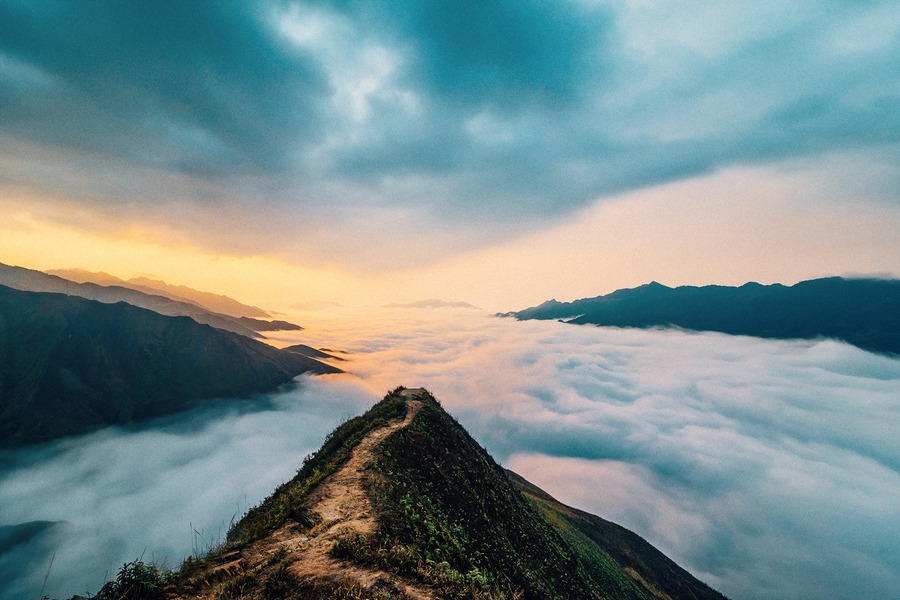 Ta Xua sea of ​​clouds and dinosaur spine. Source: dulich.laodong