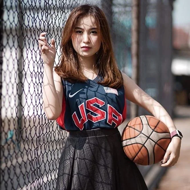 Cewek Cantik dengan Bibir Merah Menggoda, bibir merah, cewek cantik, gadis sensual