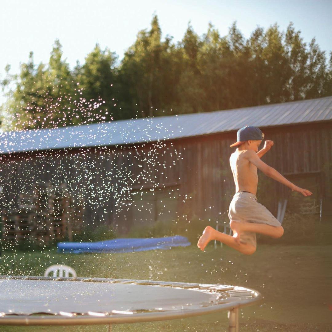 Boy with 14ft Trampoline - supertramp.co.uk