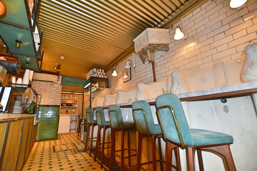 a blick into the Attendant in London