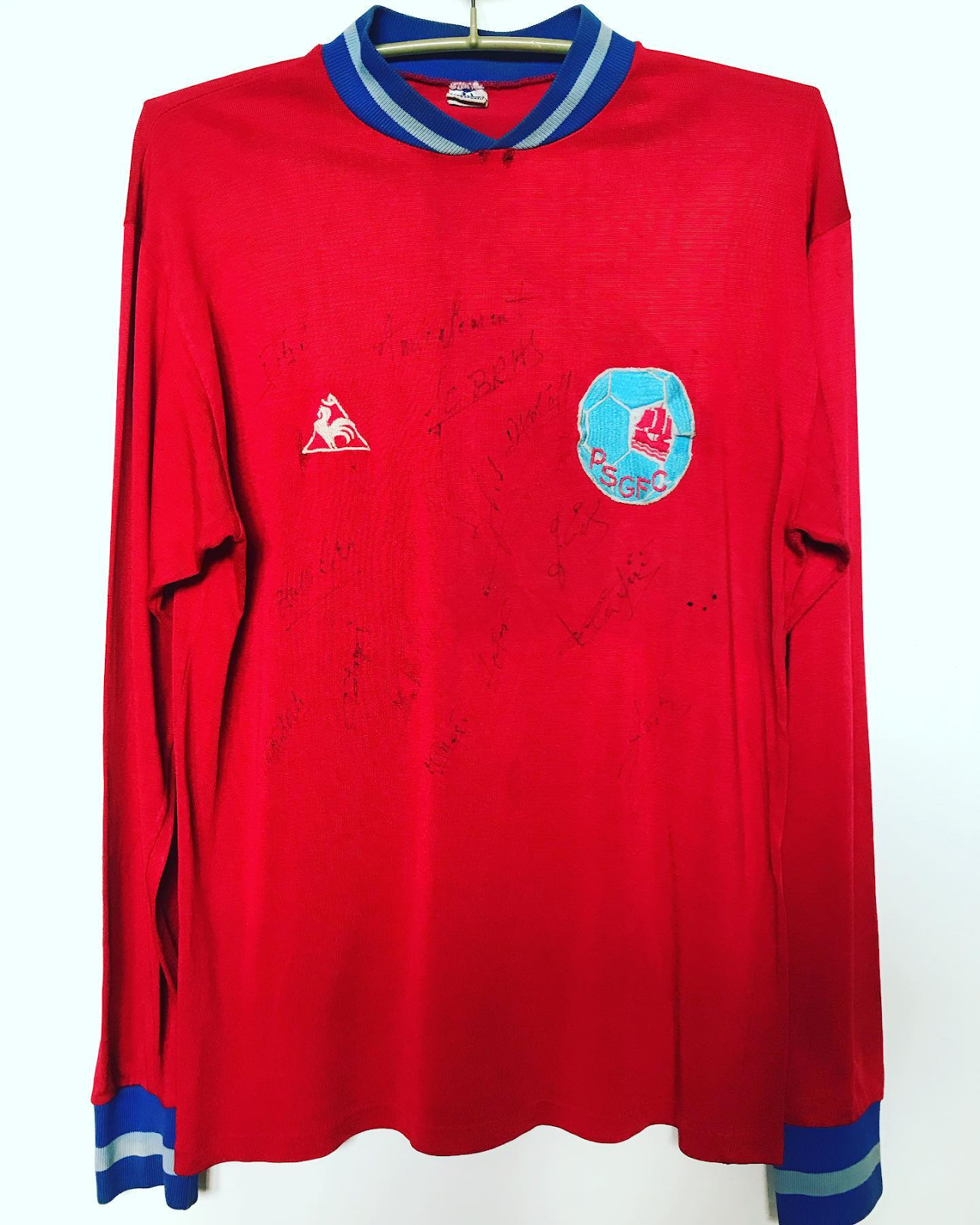 first PSG home shirt | Buy Vintage Football Shirts, Retro Football Shirts, Classic Football Shirts & Soccer Jerseys at Cult Kits.