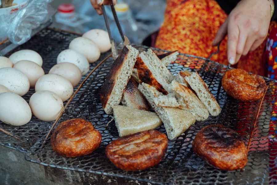 Buckwheat cake is an indispensable specialty of Ha Giang in the fall