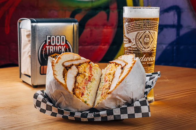 Combinación ganadora de hamburguesa y cerveza