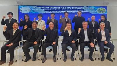 Chief of R&D HQ Cho, Seong-Moon (front row, third from left), Sanitary Department Head Soyibjon Goziev (front row, third from right) and board members gathered for a commemorative photo after the discussion.