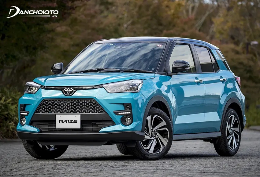 Tuy nhỏ nhưng Toyota Raize vẫn rất ra dáng SUV khi nhìn từ bên hông