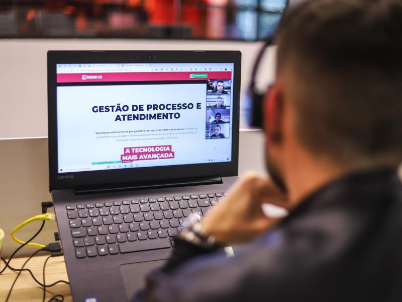 local marketing reduz custos