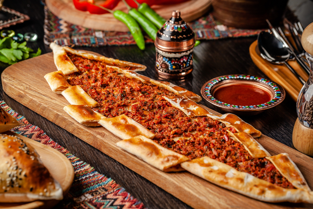 Ev Yapımı Kıymalı Pide Tarifi