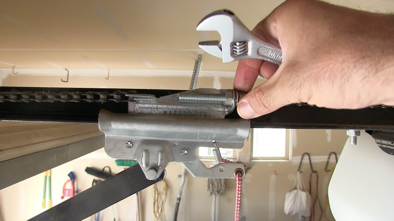 how to tighten garage door chain