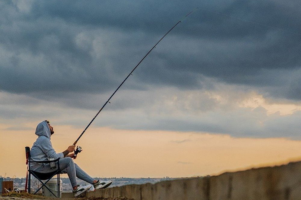 People enjoying a fishing day in Abu Dhabi