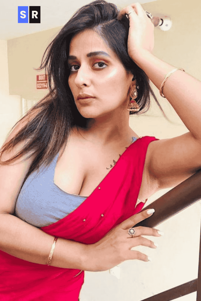 Vansheen Verma hot pic with cleavage showing