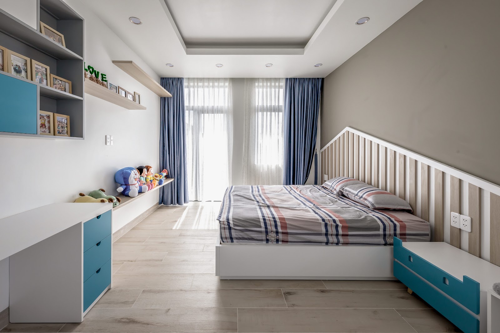 Nhà 3 tầng hiện đại kiểu mở giải quyết tốt bài toán chống nắng hướng chính tây