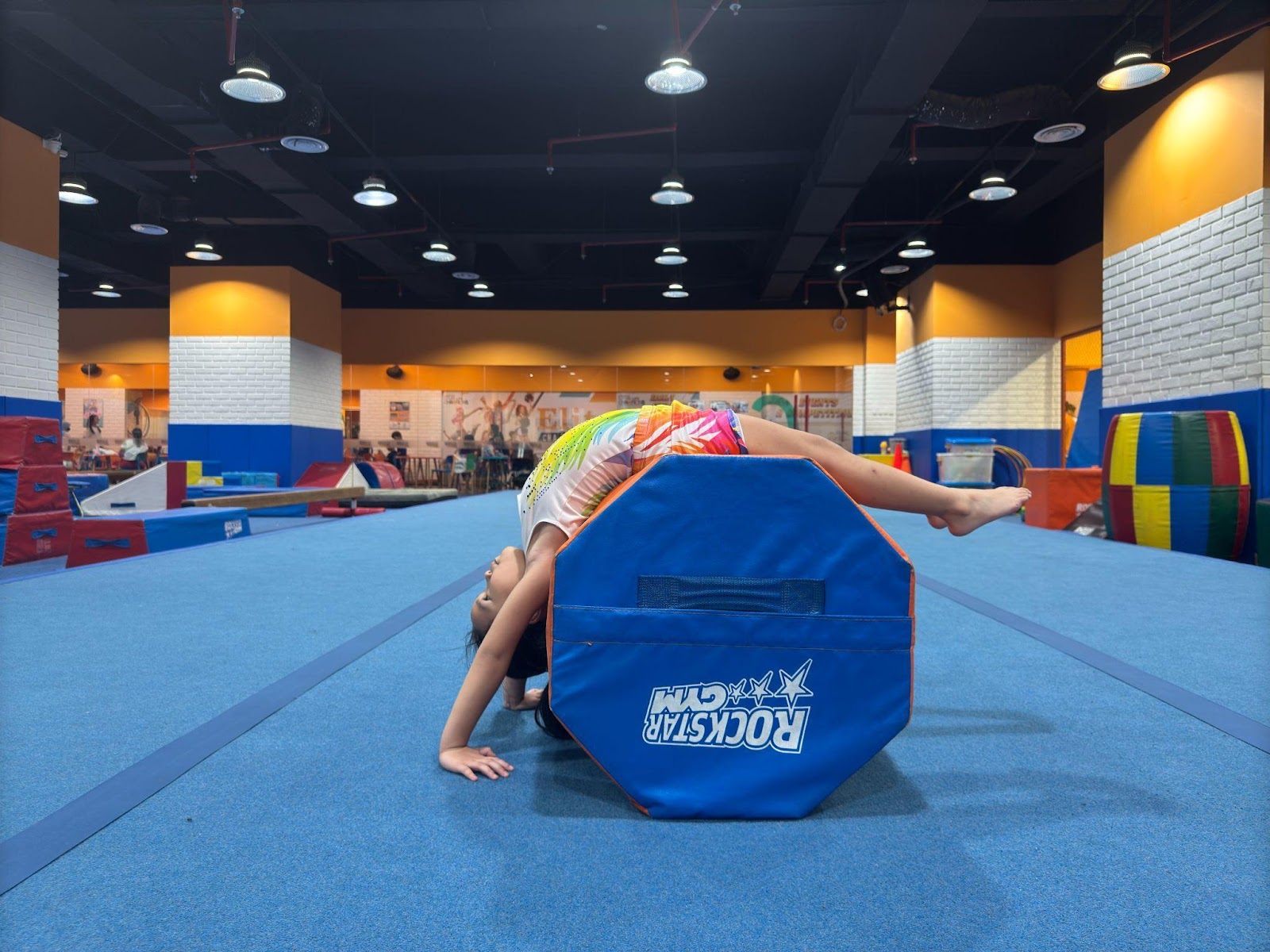 Latihan Penting untuk Mempelajari Cast Handstand - Latihan Octagon Straddle Cast Handstand
