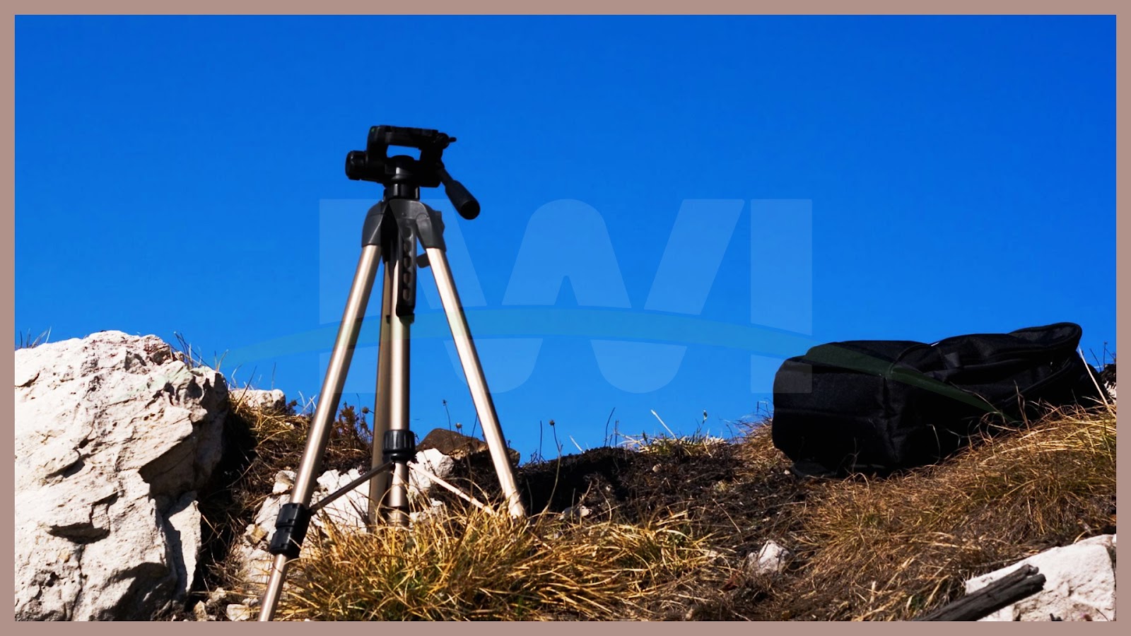 backpack with tripod holder images 12