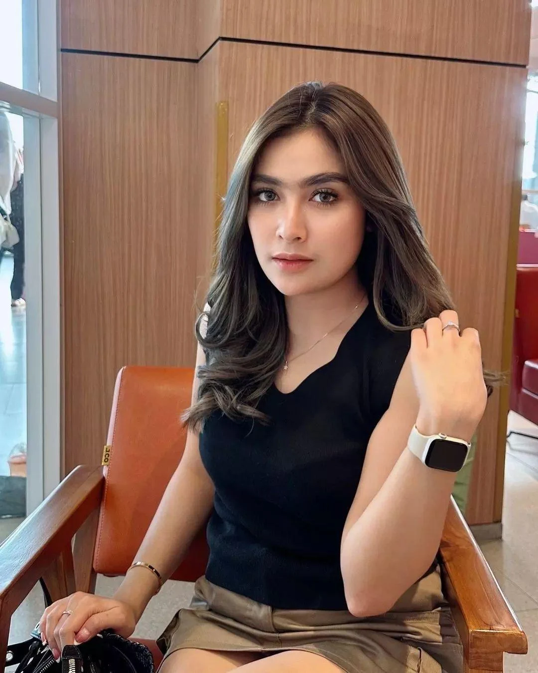 Cewek Indo Menggoda dengan Senyum Manja, cewek menggoda, gadis manja, wanita cantik