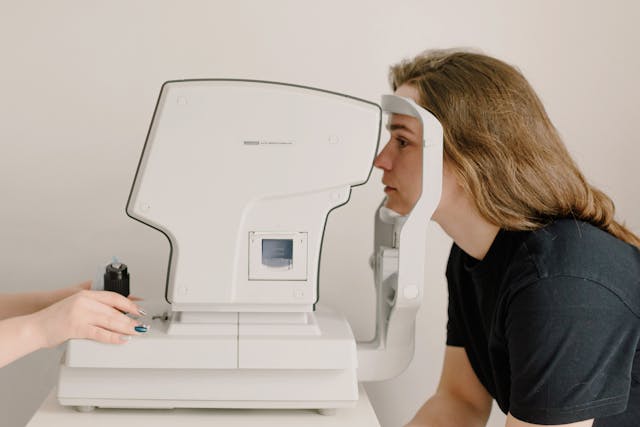 Eye check up 