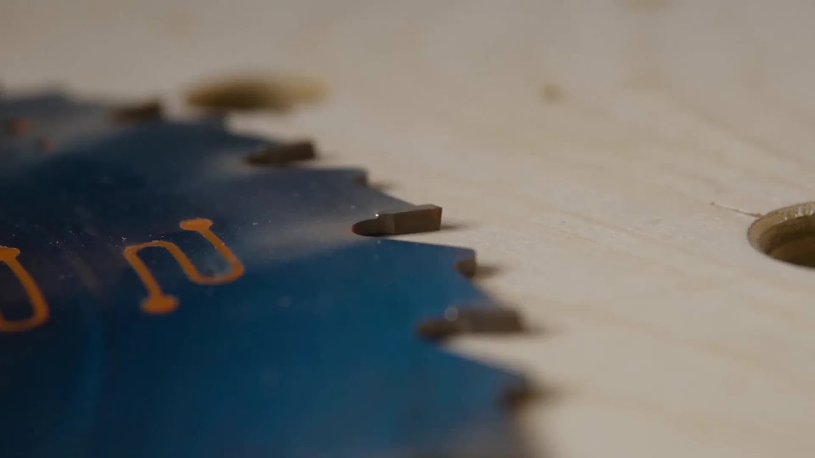 Close-up of blade teeth