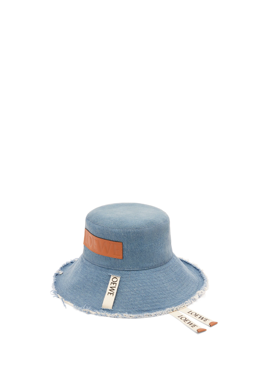 7. LOEWE รุ่น Frayed Fisherman Hat