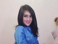 Keanggunan Gadis Cantik yang Elegan