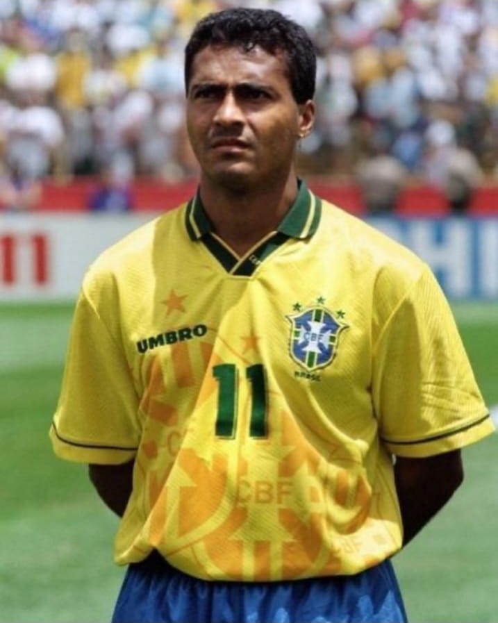 Romário com a camisa da seleção brasileira nas Eliminatórias para a Copa do Mundo de 1994