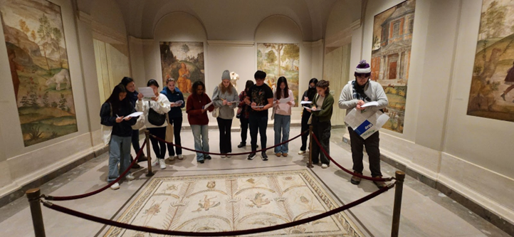 Students at Lake Braddock Secondary School at a field trip at the National Museum of Art. 