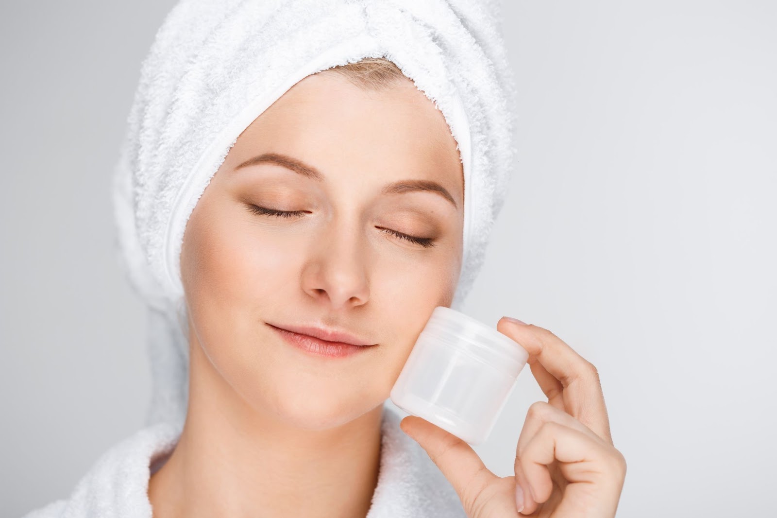 Best Ways to Cool and Hydrate Treated Skin