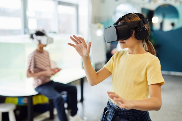 How Digital Technology Is Shaping Future Workplaces