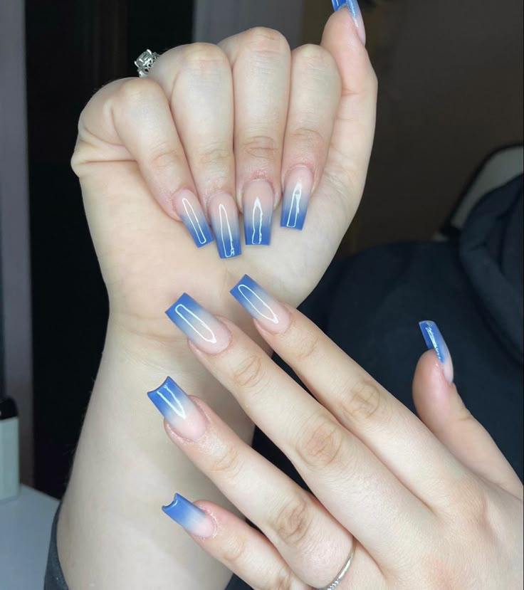 Unhas francesinhas 2025