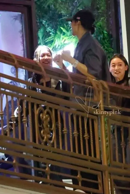 This contain an image of This contain an image of GOT7's BamBam spotted together in Los Angeles last September with BLACKPINK's Jennie the
rumors has it that there are both dating . 