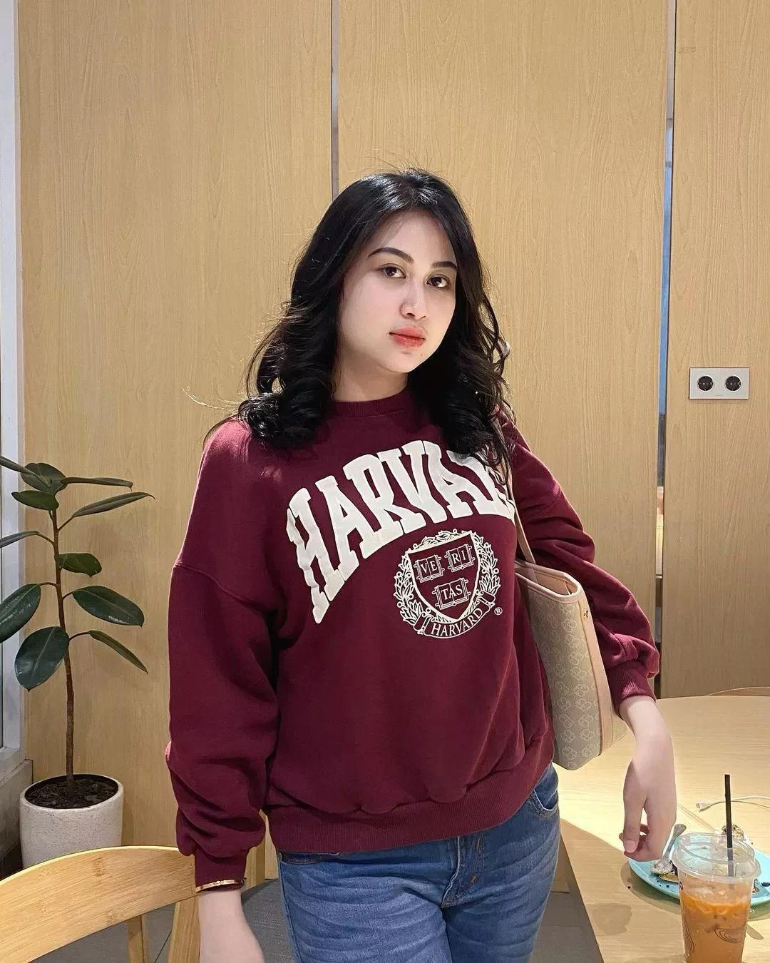 Wanita Cantik Membuat Detik Lebih Hangat, wanita cantik, detik hangat, cewek memesona