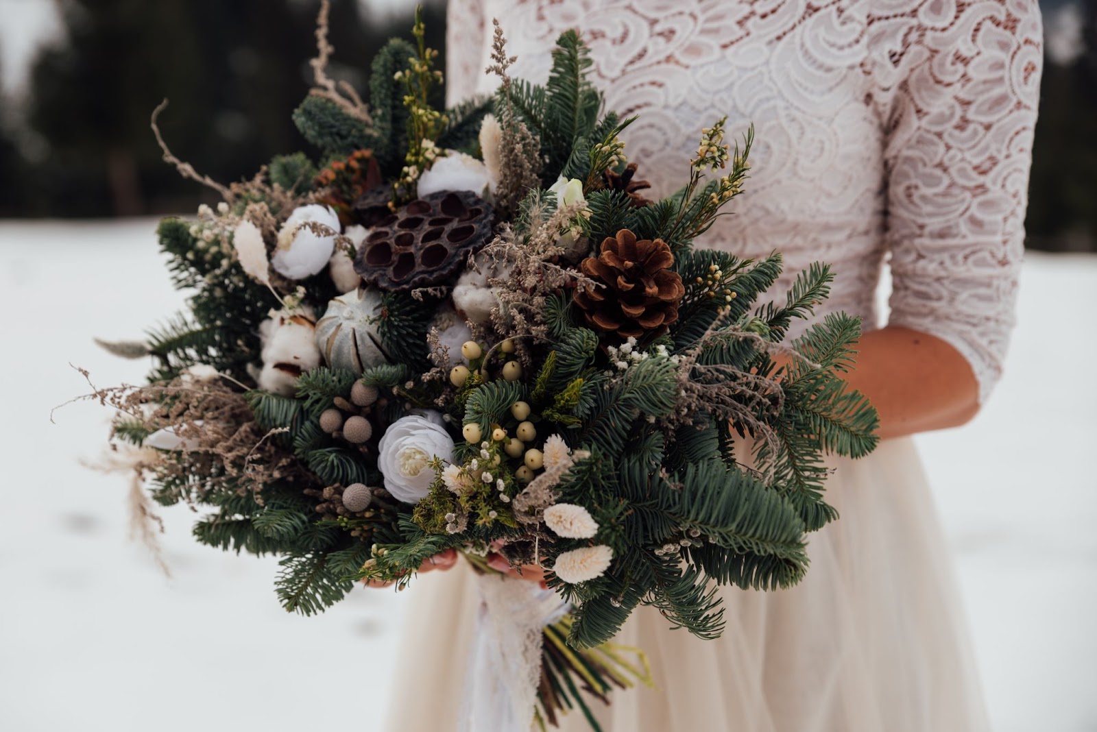 bride bouquet winter