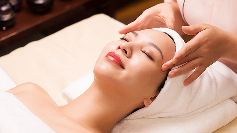 Linh Chi Spa chú trọng vào phần thực hành khi học - học nối mi ở đâu tốt TPHCM