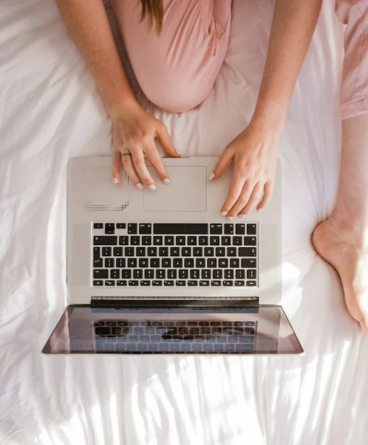 woman buying gift online