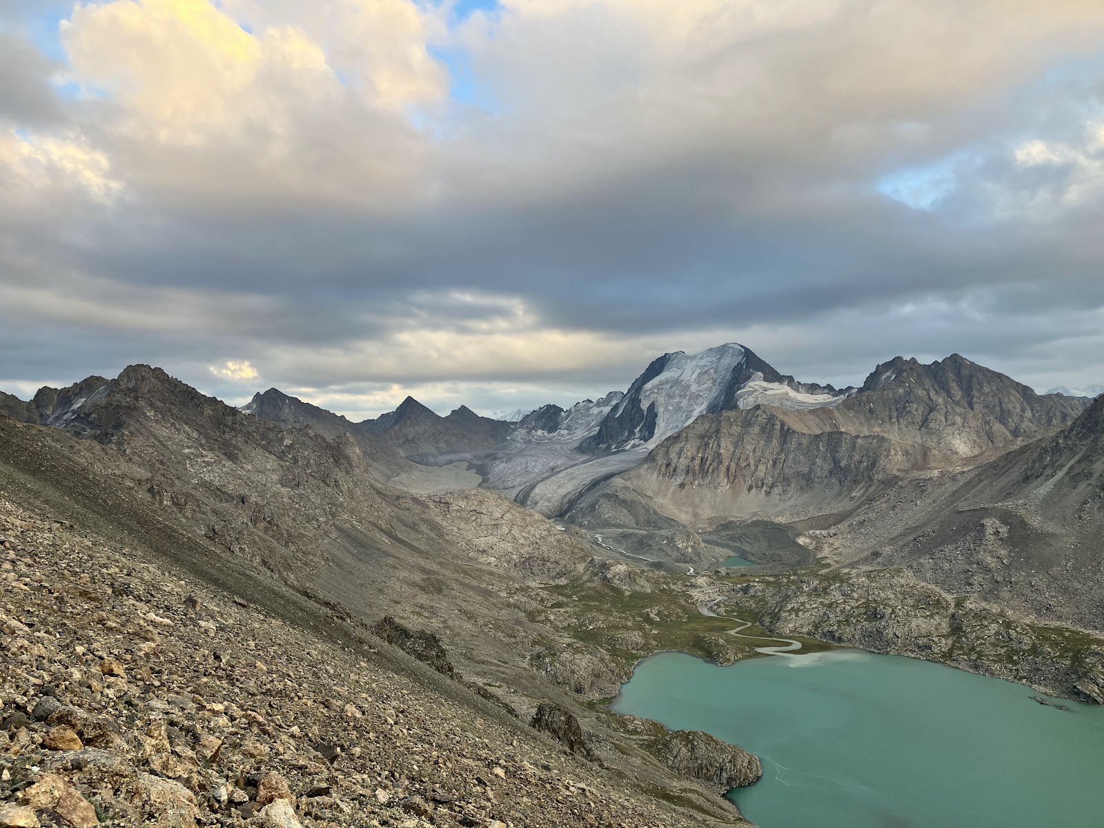 Ala Kul Trek | Panoramic view of the Kyrgystan mountains 